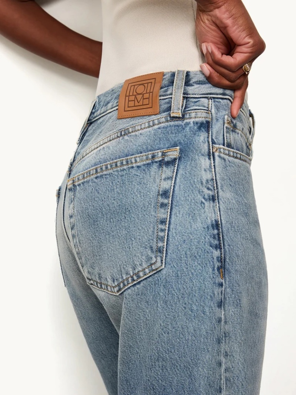Toteme Twisted Seam Jean - Picture 3 of 11